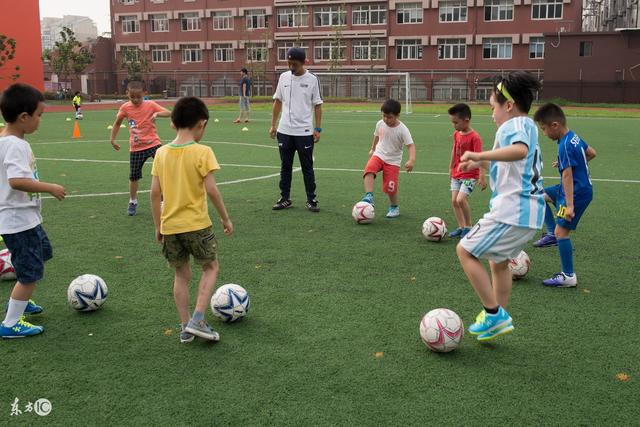 科莫发布新规则：若季票用户缺席3场主场比赛，下赛季将无权续订